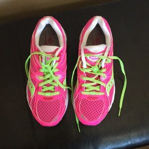 Saucony Guide 6 running shoes